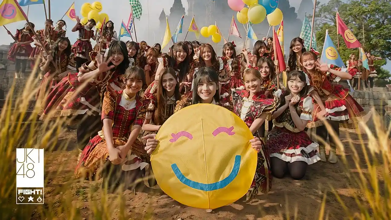 Lirik JKT48 Ayo Senyumlah Music Video